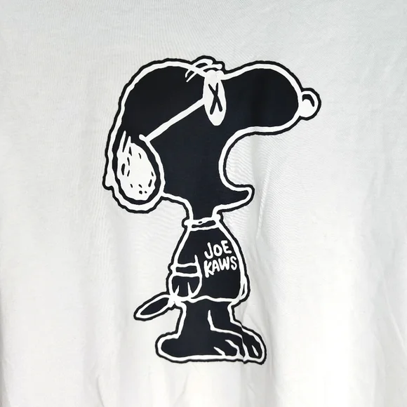 Kaws x Peanuts x Uniqlo White T-Shirt Size Small - Picture 3 of 6